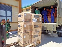 Bộ Tổng tham mưu xuất cấp gần 60 tấn lương khô và hàng nghìn trang thiết bị cứu hộ, cứu nạn